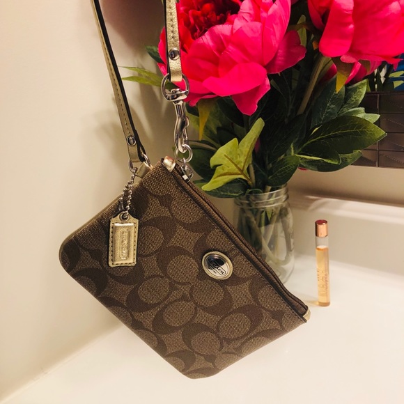 Coach Wristlet - Picture 2 of 5